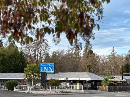 Willits Hotel | Western Village Inn-NEWLY RENOVATED