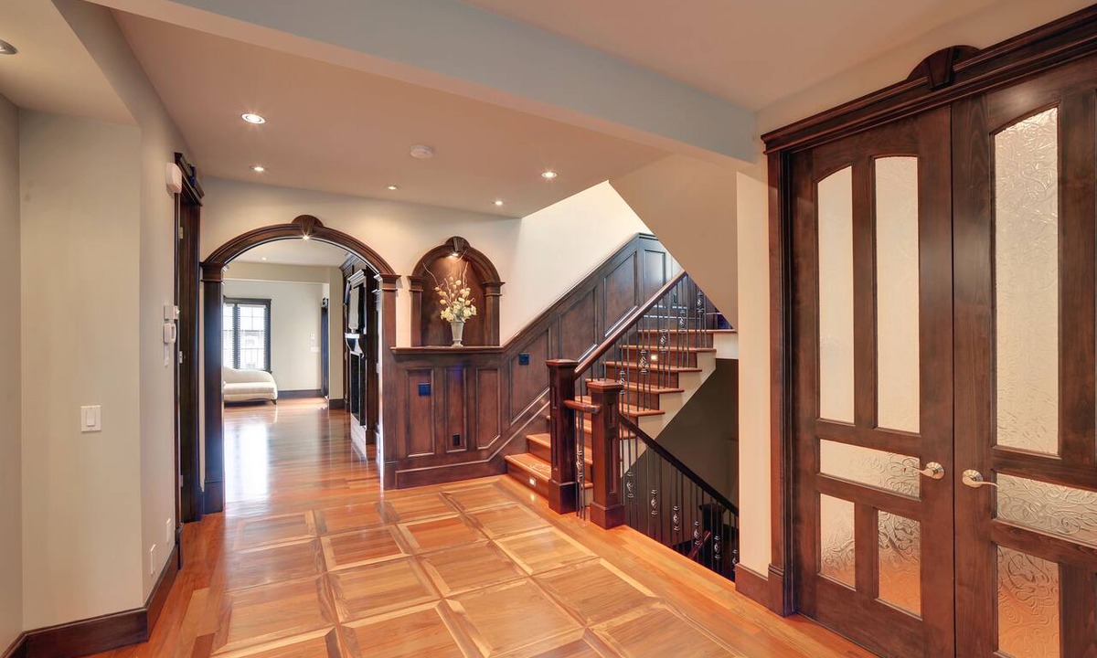 Kensington House | Westmount River Inn