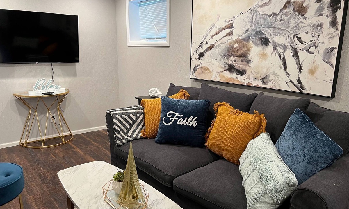 Fremont House | Woodland Park's Sunny Spacious Home