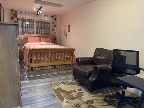 Mountlake Terrace House | Zen Suite for two 13 miles to Seattle Space Needle