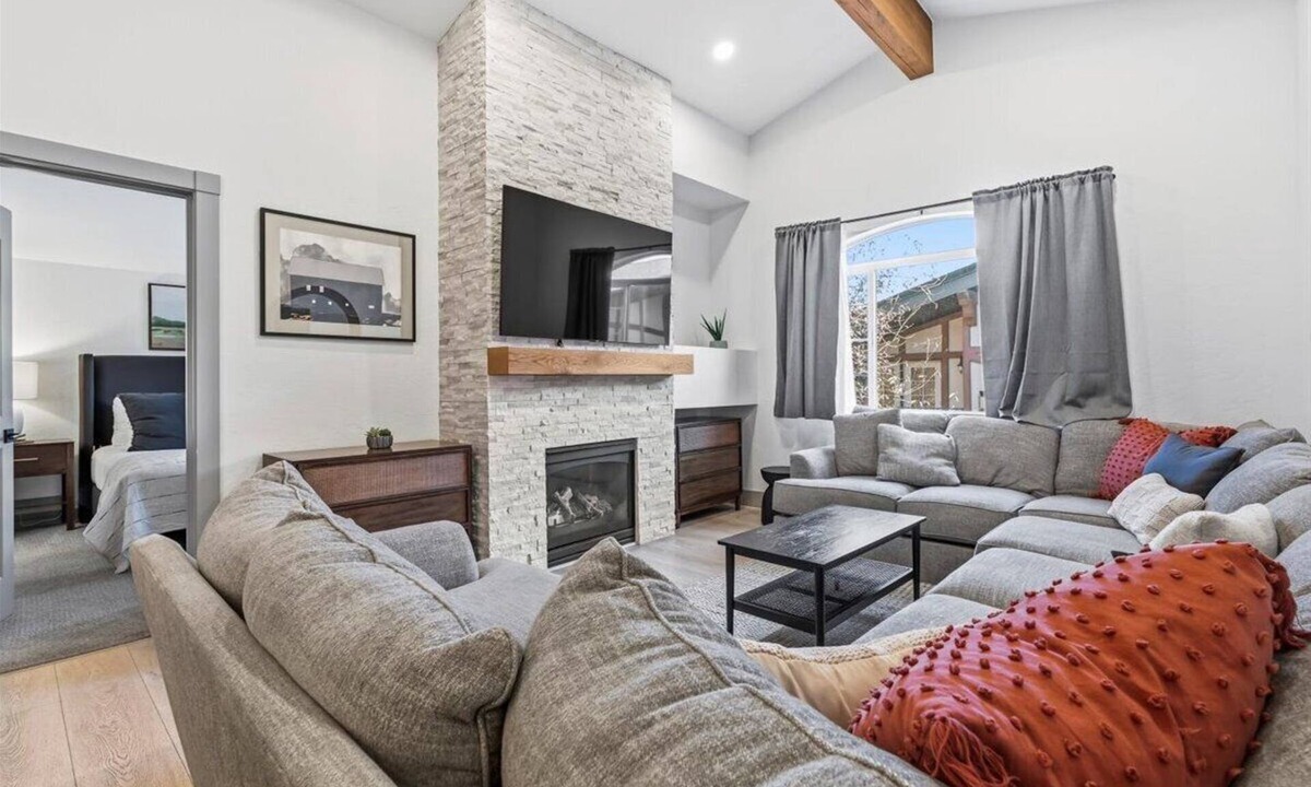 Zermatt Villa | Zermatt Villa 1 Bedroom 1 Bath Full Kitchen with Resort Amenities - 3014-1