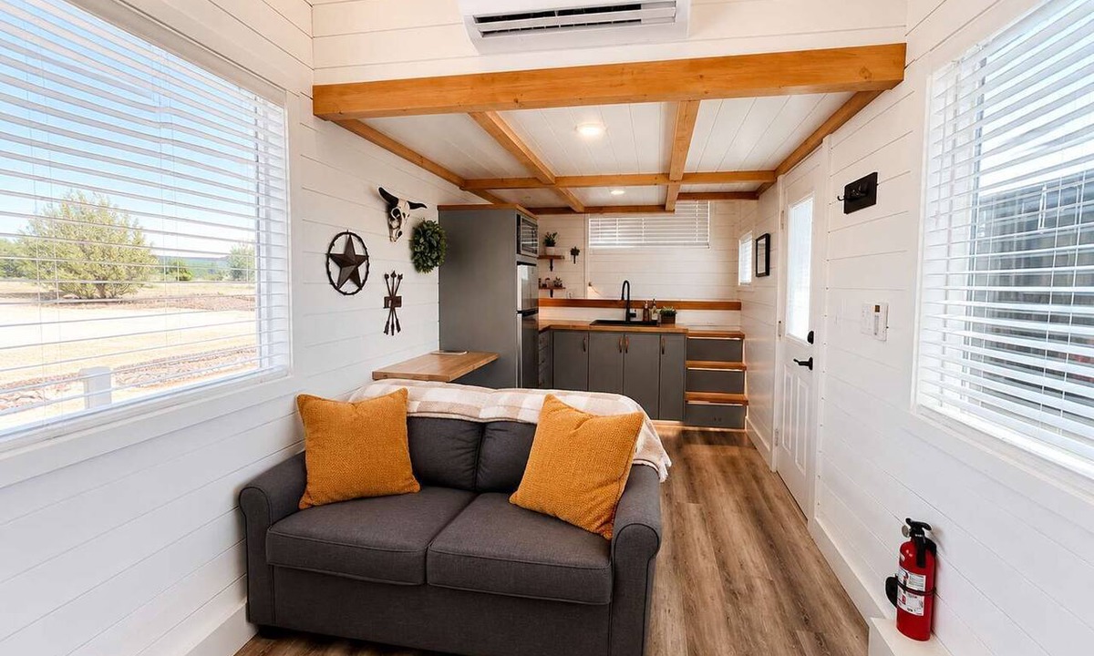 Apple Valley House | Zion Couples’ Retreat Romantic Desert Tiny Home