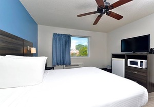 2-Star Hotel ∙ SureStay Hotel by Best Western Virginia Beach Royal Clipper