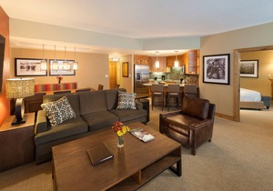 Cozy Condo + Gas Fireplace | Enjoy Ski-in/Ski-out