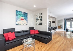 FREE PARKING-2-Lvls 1,600sq ft/Sunroom/Deck/ Bloomingdale Neighborhood!