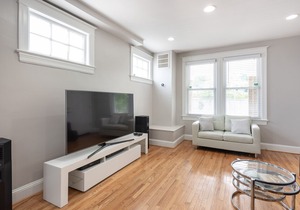 FREE PARKING-2-Lvls 1,600sq ft/Sunroom/Deck/ Bloomingdale Neighborhood!
