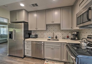 Quiet & Cozy Sarasota House w/Yard: Pet Friendly!