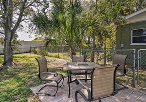 Quiet & Cozy Sarasota House w/Yard: Pet Friendly!