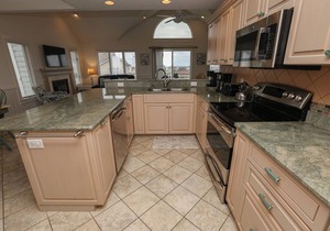 🐾 RAYS HIGH - 5 BR Oceanside home w/Private Pool & Dog Friendly