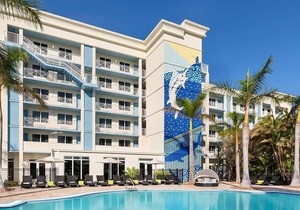 Relaxing Garden View Suite w/Cozy Bedding – 12 Minutes to Hemingway House