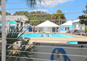 Romantic Centrally Located Suite Steps from Beach Club, Sandbar, & Tennis
