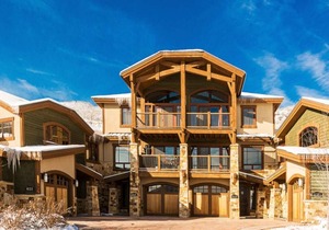 Ski and Golf at your door step-Fairway Springs - Hot Tub!