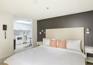 Sonder | The Grace | Beautiful Studio + Courtyard