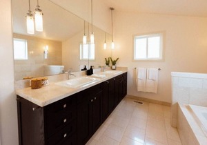 Spacious Queen Anne Home w/Views, Patio, & Garage!