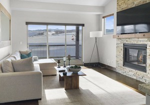 Stunning Townhome with Beautiful Views and Hot Tub! Park City Ski Getaway