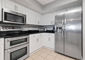 Yacht Club Villas #2-504 Spacious Condo!