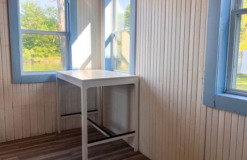 Gananoque Cottage | Live at the St Lawrence river on your family friendly private island