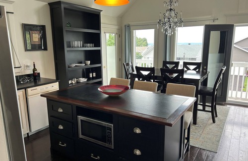 Callander House | Nipissing Retreat Overlooking Callander Bay