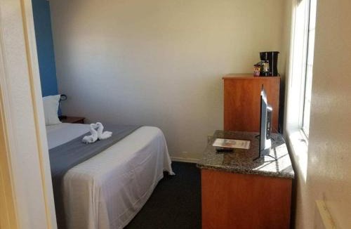 Valle House | 012C Affordable Retreat near South Rim Sleeps 2