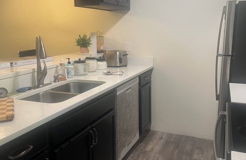 Seattle Metro Area Condo | 1-bedroom condo with gas heat