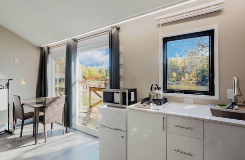 Gravenhurst Cottage | 1 Bedroom Cottage VIII: PL