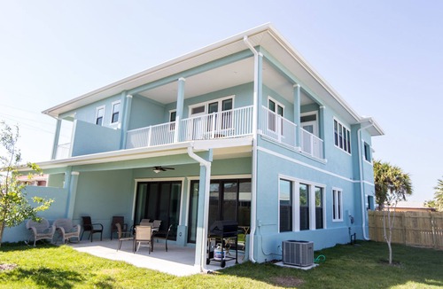 Port Canaveral House | 1 blk to the beach. 3 bdrm/3.5 bath, beach items, longboard, pickleball closeby