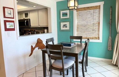 Bradenton Beach Condo | 1 Block From Beautiful Bradenton Beach, Restaurants, shops, and Fishing Pier!