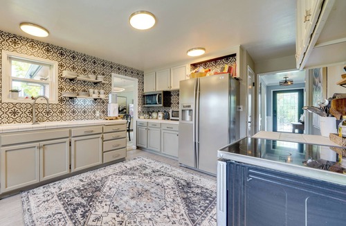 Seattle Metro Area House | 1 Block to Lake Washington: Family Gem w/Hot Tub!