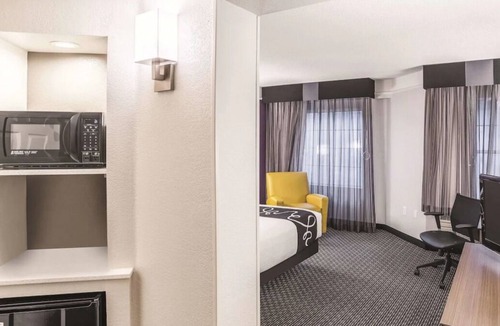 Woodlands Village House | 1 King Bed, ADA Room, Non-Smoking at La Quinta Inn & Ste by Wyndham Flagstaff