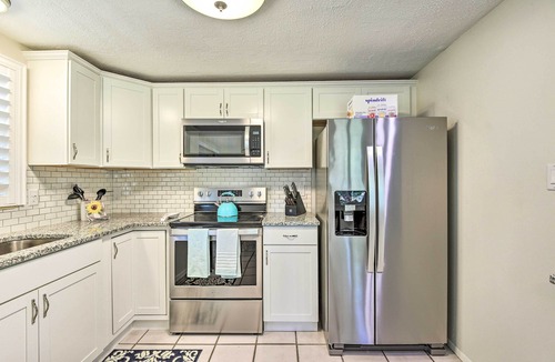 Laurel House | 1 Mi to Beach: Nokomis Home w/Private Pool