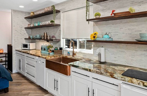 West Sedona Cottage | 1 Mi to Trails: Pet-friendly Home in West Sedona!