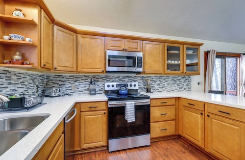 Kachina Village Cottage | 10 Mi to Downtown Flagstaff: Home w/EV Charger