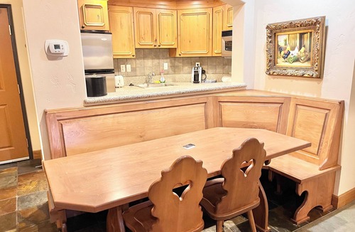 Zermatt Villa | 1049 | King Villa w/Kitchen | Near Wasatch SP