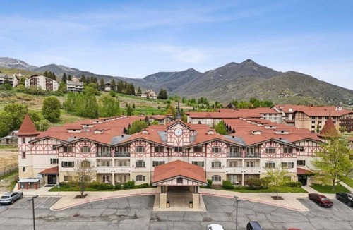 Midway Villa | 1055 | Premium Summer Retreat | 2Q Near Wasatch Park