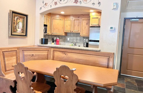 Zermatt Villa | 1089 Cozy Zermatt Swiss King Villa + Kitchen Near Park City & Deer Valley Ski Resorts