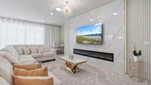 Davenport Villa | 10BR Villa w/Star Wars Theater & Game Room