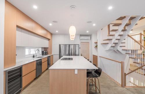 Stoneham House | 13 chemin des Montagnards