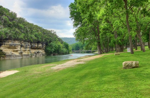 New Braunfels Apartment | 131 m² Apartment ∙ 3 bedrooms ∙ 6 guests