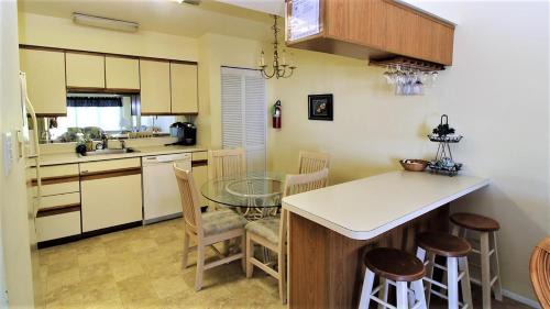 Village Green House | 1350 A Wisconsin Ave
