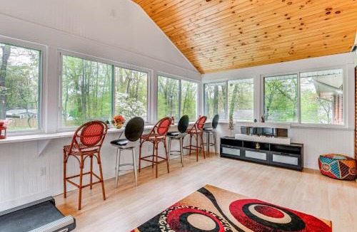 Colesville House | 14 Mi to DC: Retreat w/Patio & Sunroom!