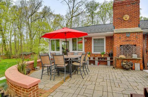 Colesville House | 14 Mi to DC: Retreat w/Patio & Sunroom!