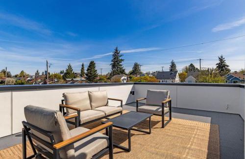 North Beacon Hill House | 140 - Central Oasis Roof Terrace