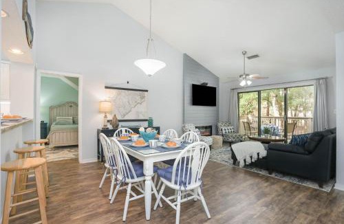 Arcadian Shores Villa | 14D Richmond Park - Gorgeously remodeled 3 bed, 3 bath villa villa