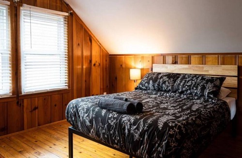 Grandview Heights House | 1634 Elmwood Ave. · Elmwood Estate! PET friendly W/ Screened In Porch