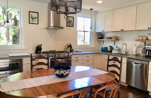 Jefferson House | 1886 Historic farmhouse cottage