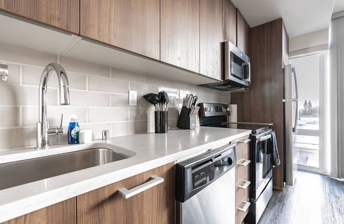 West Bellevue Bed & Breakfast | 1BR | Gym, Lounge | Bellevue | Sophari Downtown B