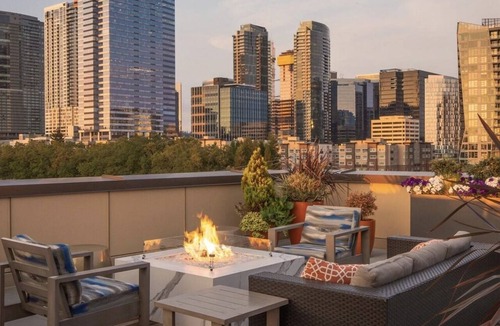 West Bellevue Apartment | 1BR | Gym, Views | Bellevue | Sophari Parkside A