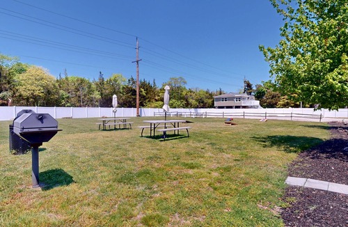 Lower Township House | 1BR King Bed Sofa Bed Sleeps 4 POOL - 12