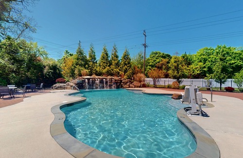 Lower Township House | 1BR King Bed Sofa Bed Sleeps 4 POOL - 13