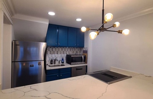 North Queen Anne House | 1BR Modern Queen Anne Townhome